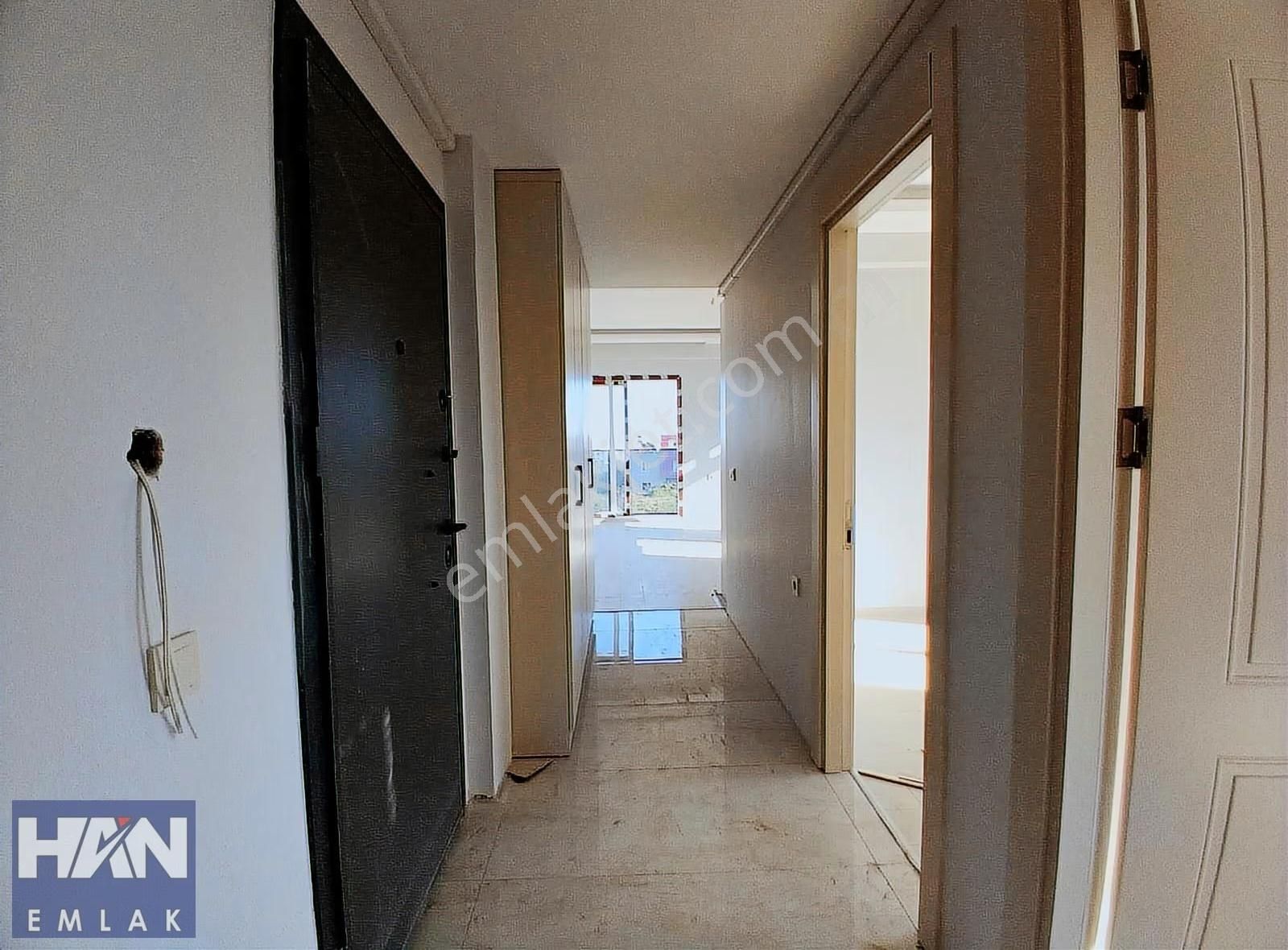 Han Emlaktan Eskiköyde Sıfır Binada Satılık Geniş Ferah 2+1 - Görsel 4