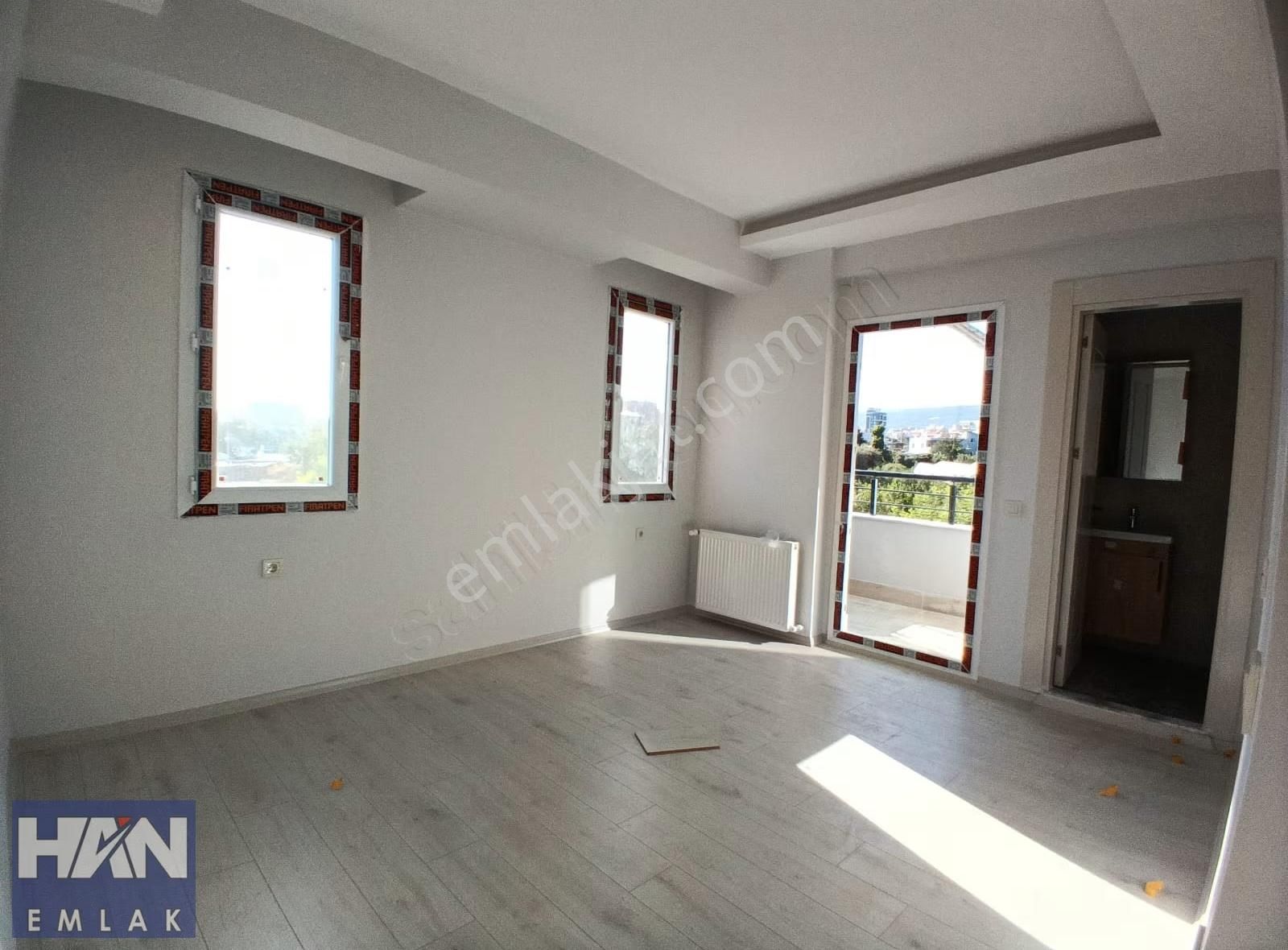 Han Emlaktan Eskiköyde Sıfır Binada Satılık Geniş Ferah 2+1 - Görsel 6