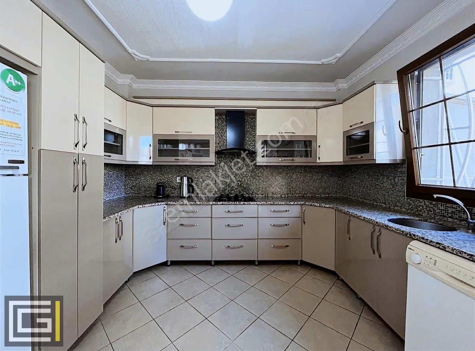 Fethibey Parkına Yakın Otoparklı Havuzlu 5+1 Kiralık Villa - Görsel 19