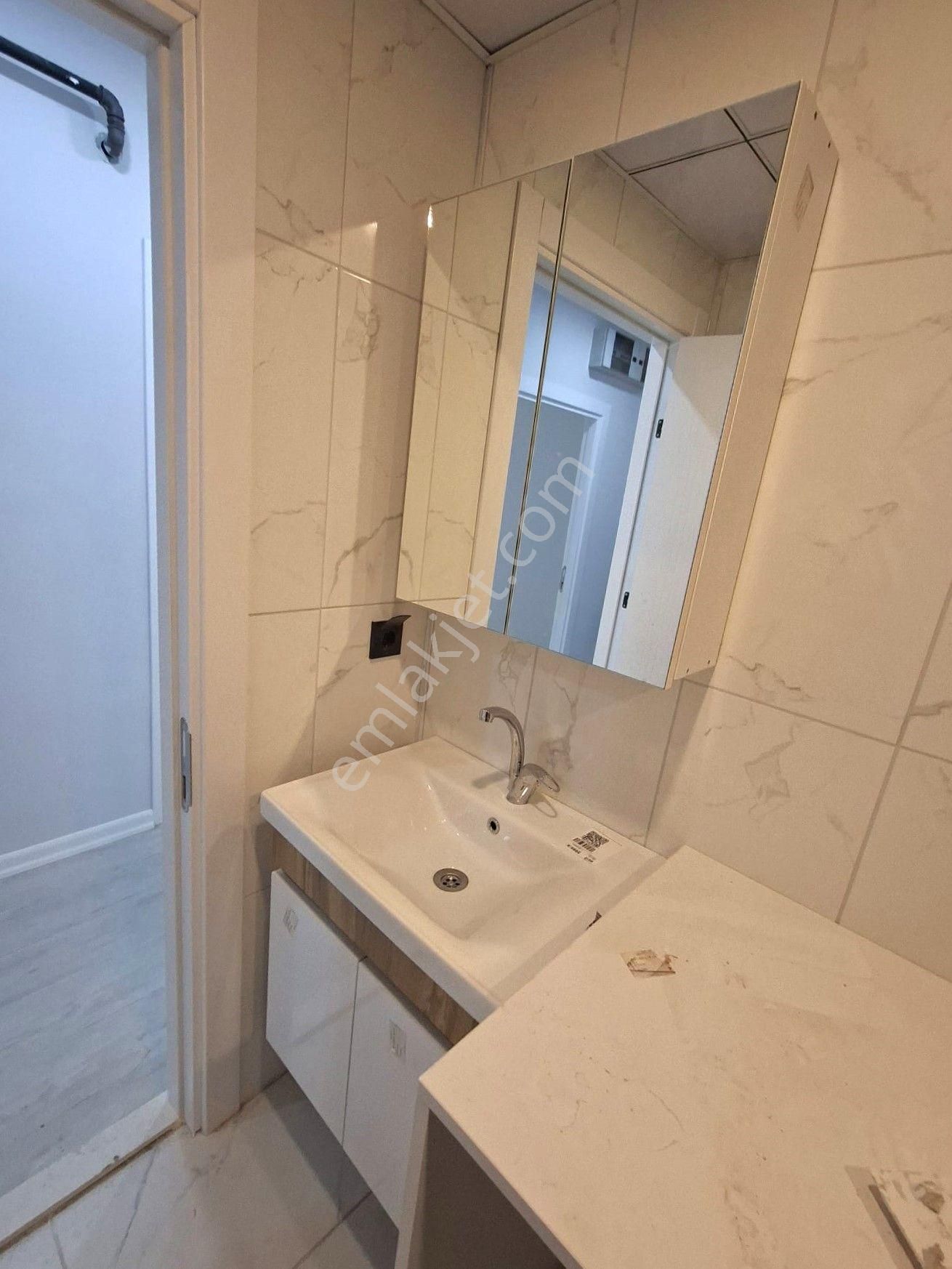 Recep Ümit Emlak'tan Gazi Yakup Satar Caddesi Yakınında Satılık Ebeveyn Banyolu 3+1 Ferah Daire - Görsel 33