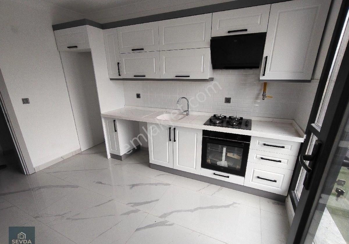 Bahçelievler De Havuzlu Sitede 2+1 Ayrı Mutfak Satılık Daire - Görsel 23