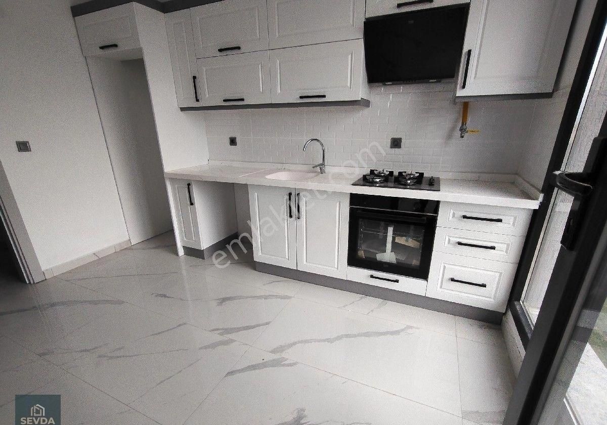 Bahçelievler De Havuzlu Sitede 2+1 Ayrı Mutfak Satılık Daire - Görsel 24