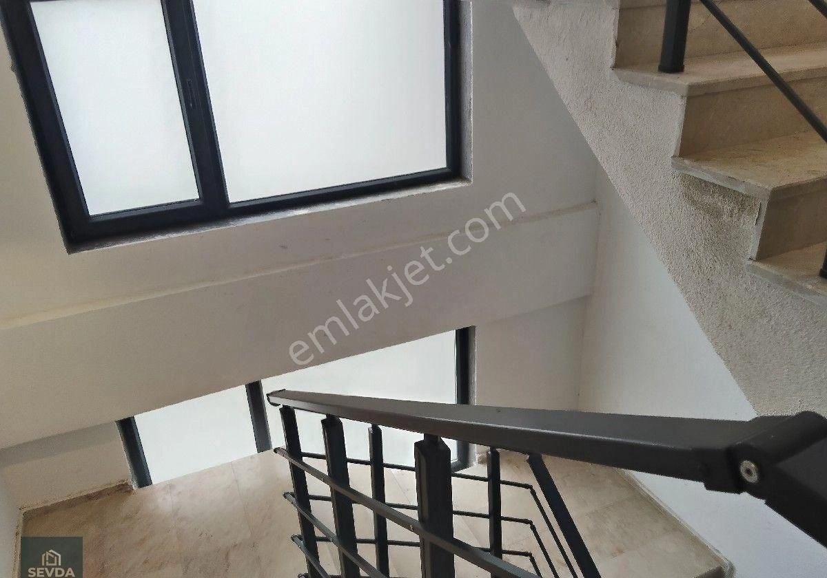 Bahçelievler De Havuzlu Sitede 2+1 Ayrı Mutfak Satılık Daire - Görsel 18