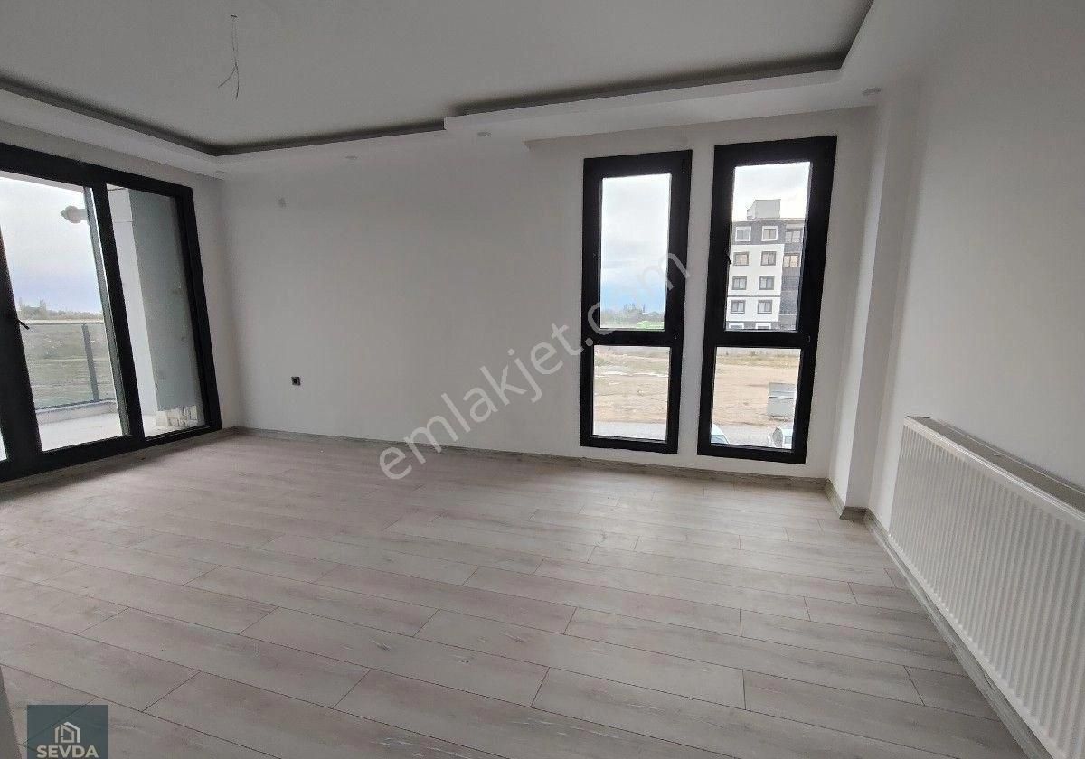 Bahçelievler De Havuzlu Sitede 2+1 Ayrı Mutfak Satılık Daire - Görsel 9