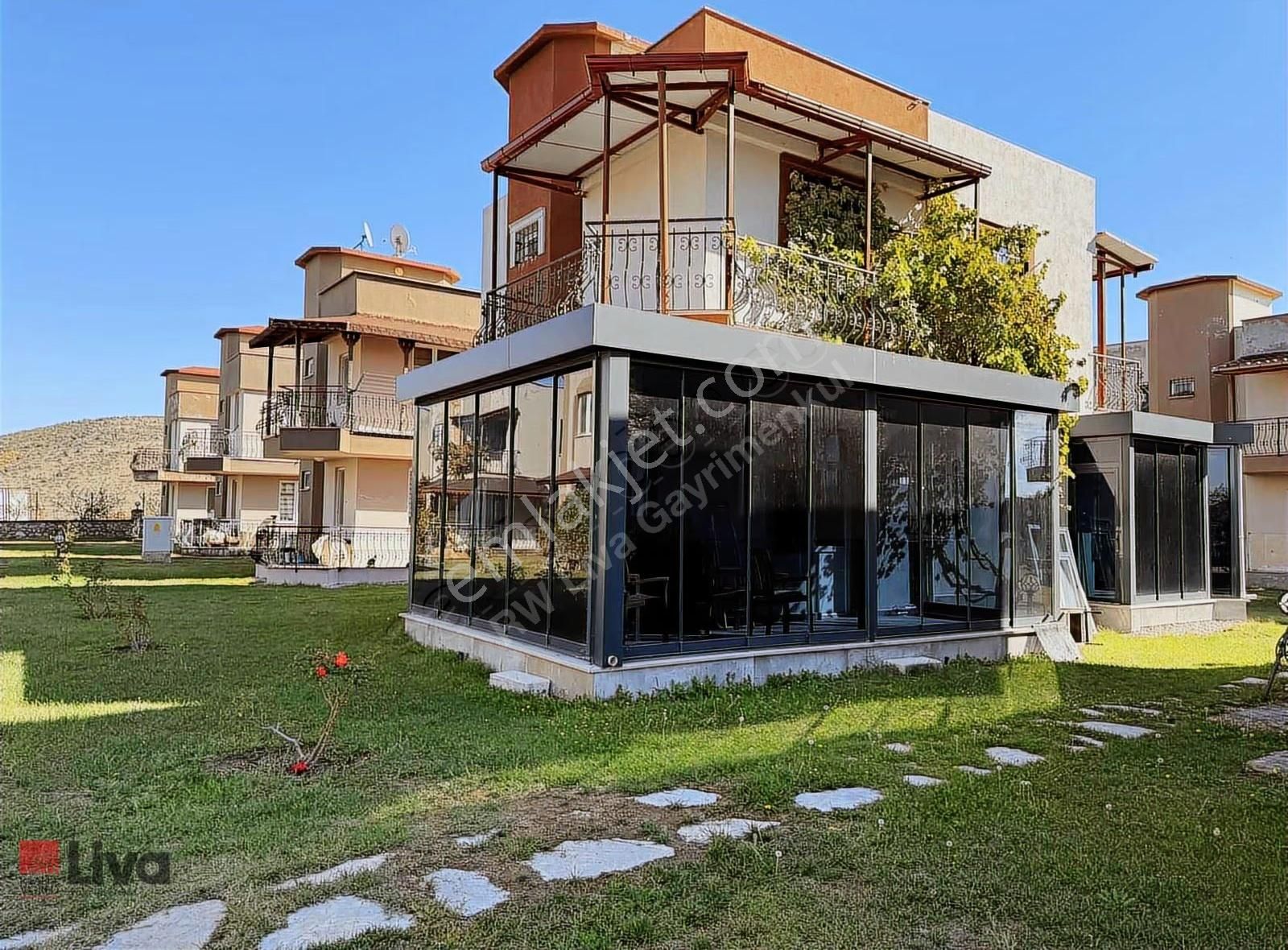 Rw Liva'dan Pamukçu'da Termal Sitede Satılık 3+1 Villa - Görsel 10