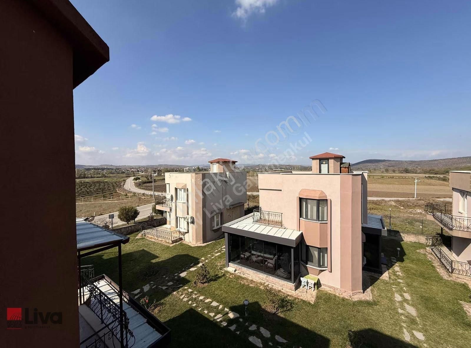 Rw Liva'dan Pamukçu'da Termal Sitede Satılık 3+1 Villa - Görsel 24