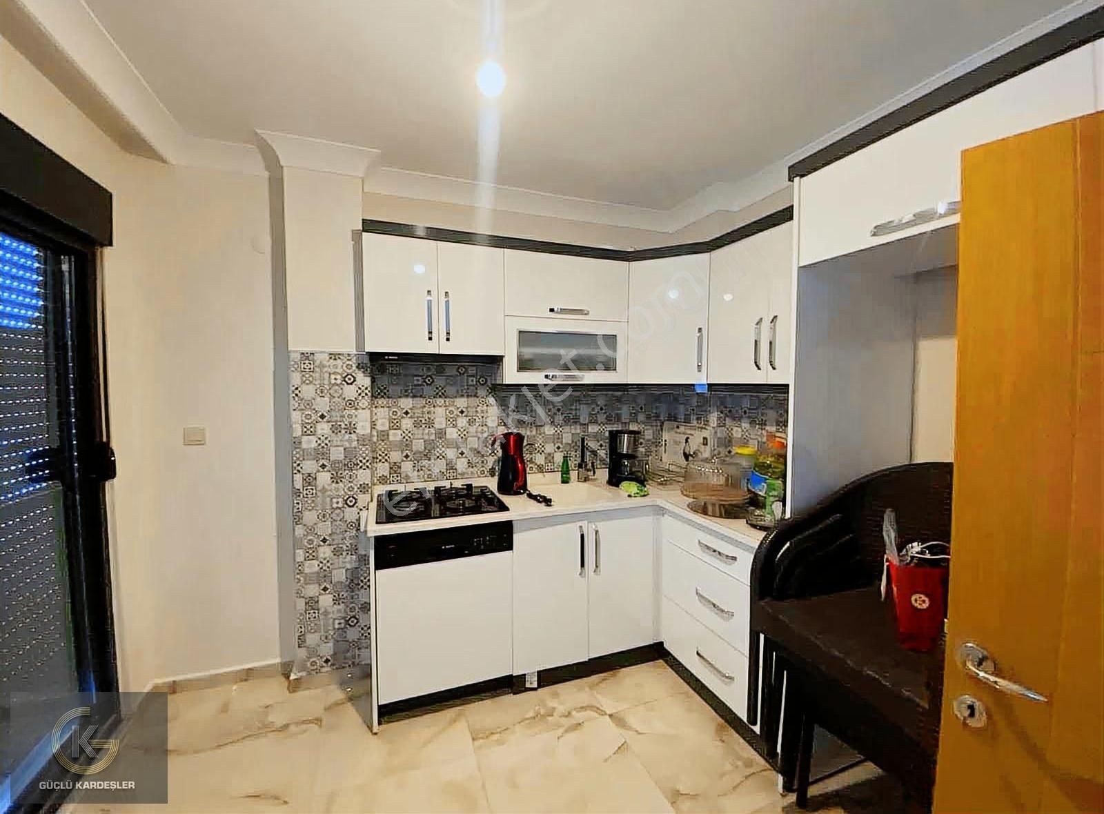 Güçlü Kardeşler Altınoluk Merkezde 300m2 Arsa İçerisinde Villa - Görsel 21