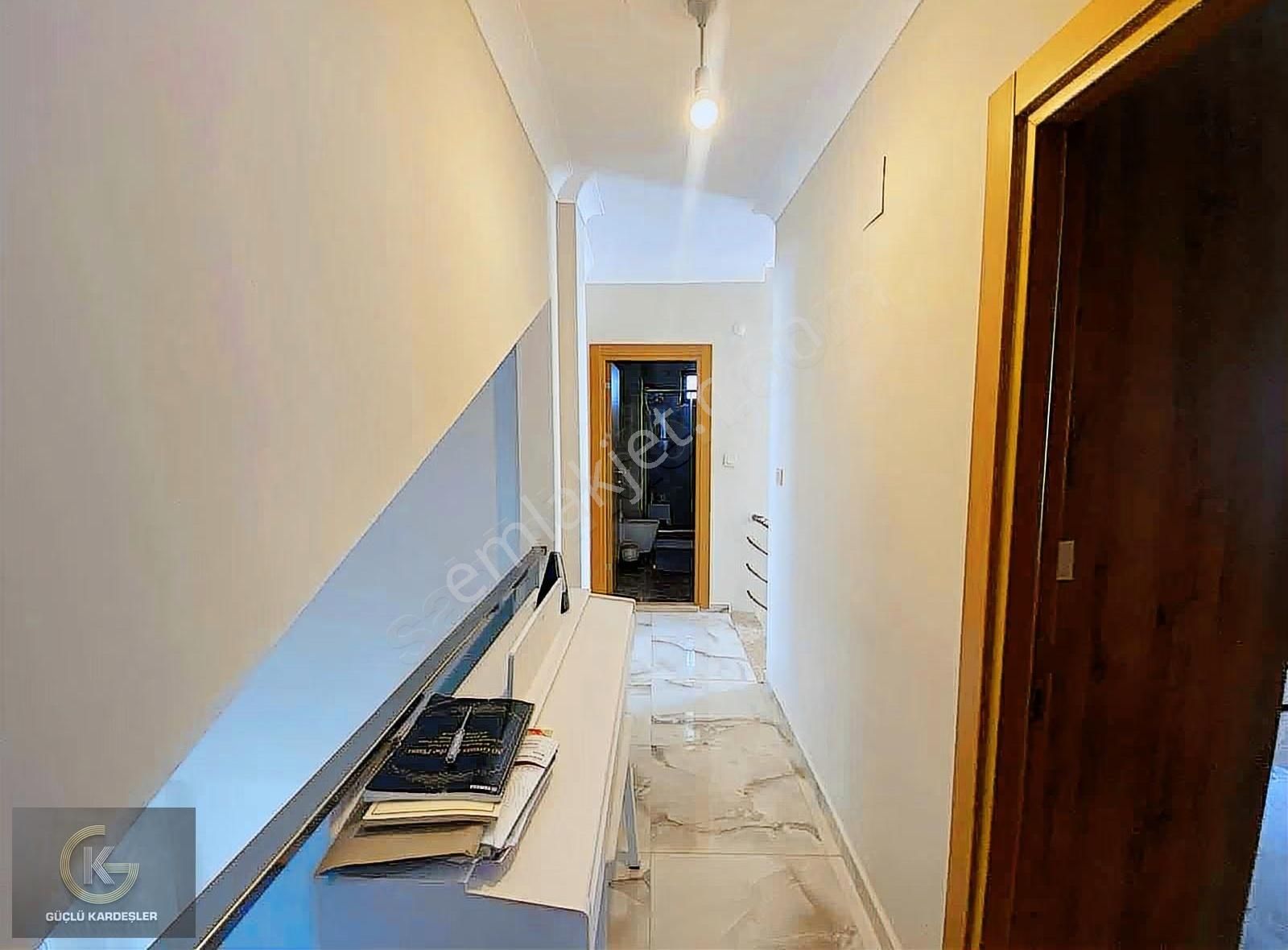 Güçlü Kardeşler Altınoluk Merkezde 300m2 Arsa İçerisinde Villa - Görsel 8