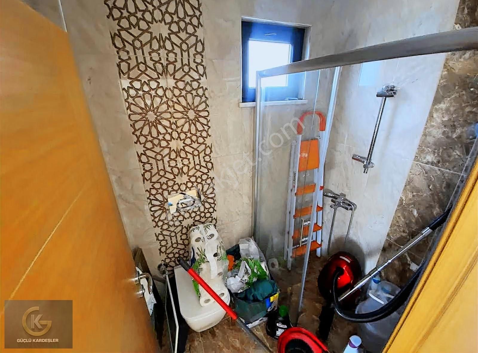 Güçlü Kardeşler Altınoluk Merkezde 300m2 Arsa İçerisinde Villa - Görsel 6