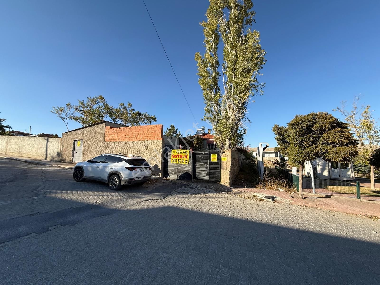 Rota’dan Yunak’ta Satılık 3+1 588m2 Müstakil Bahçeli Ev - Görsel 2