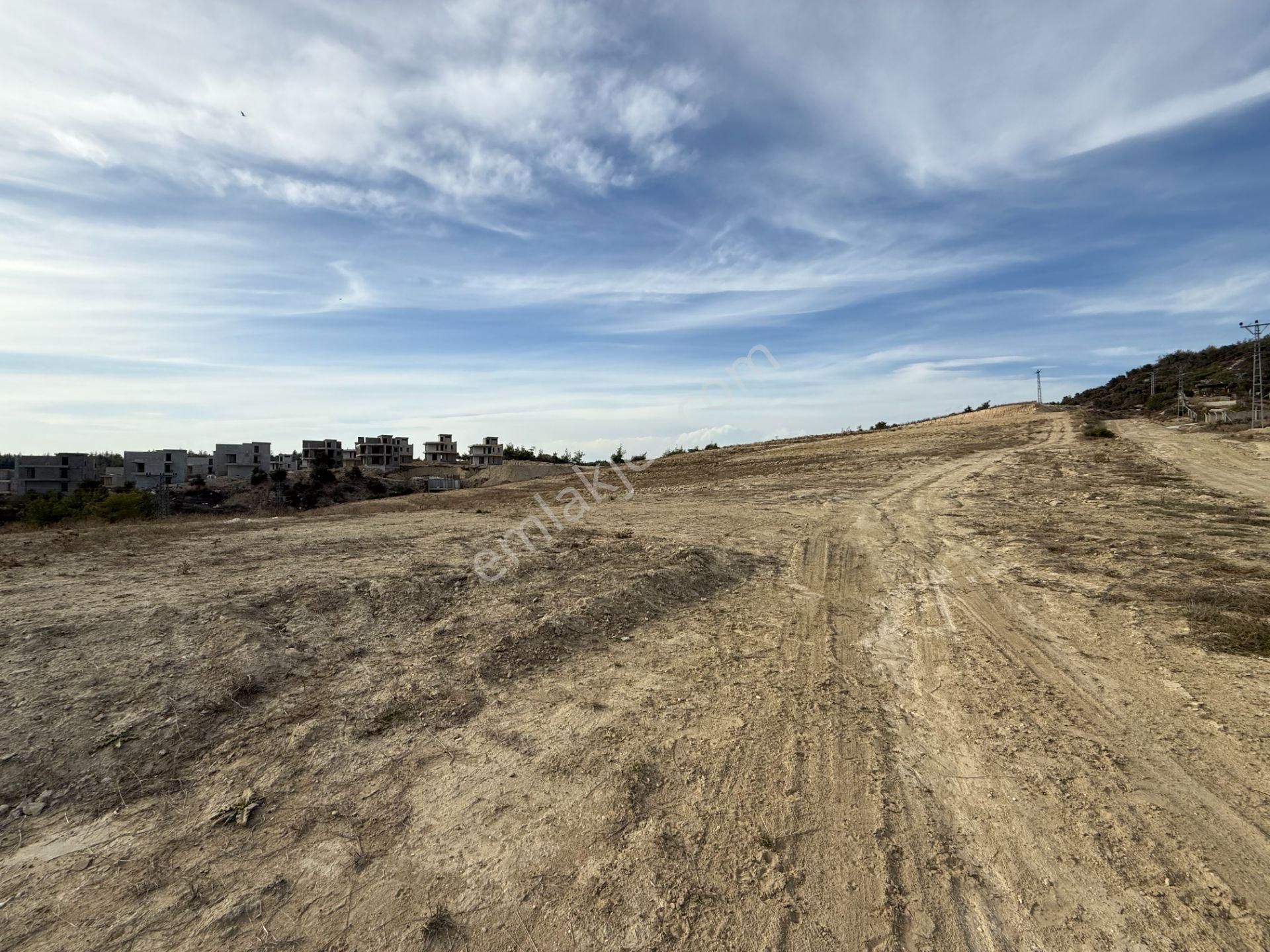 Çukurova Dörtler'de Göl Manzaralı 700 M2 Satılık Arsa - Görsel 8