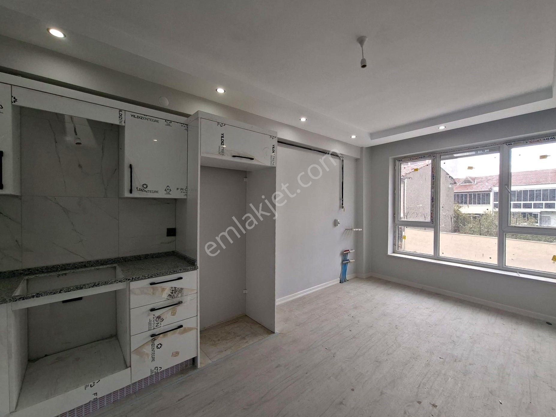 Recep Ümit Emlak'tan Muttalip Caddesi Yakınında Satılık Ebeveyn Banyolu 1+1 Ferah Daire - Görsel 2