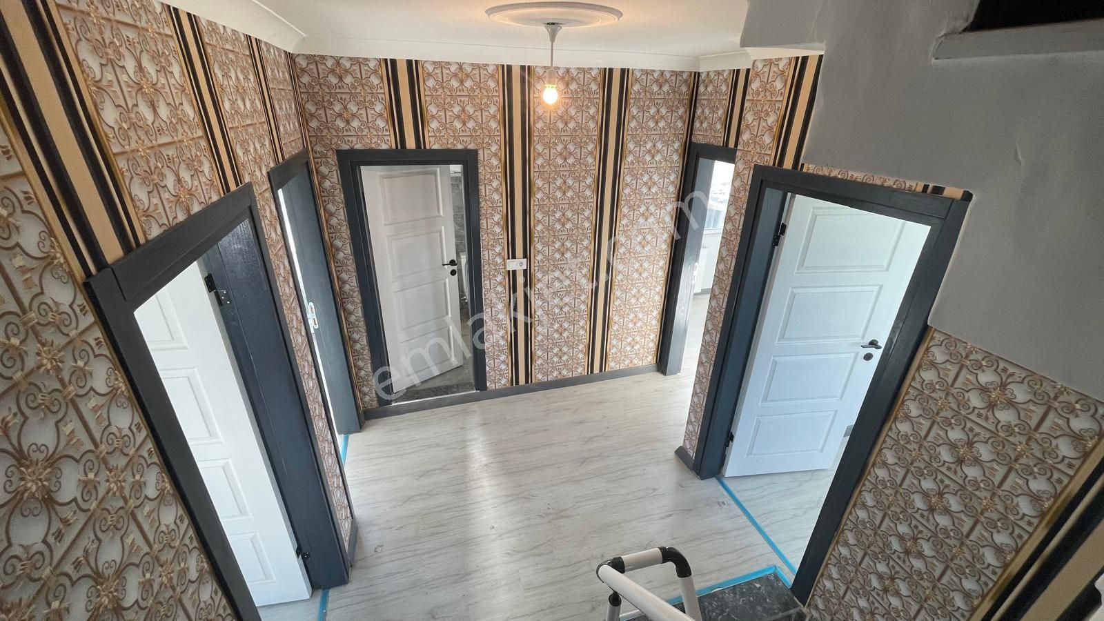 Yeniçiftlik Merkezi Konumda Kombi Petek Hazır 5+1 Müstakil Villa - Görsel 15