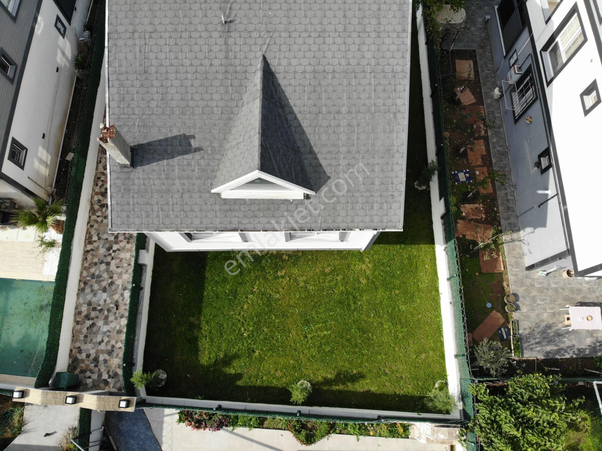 Yeniçiftlik Merkezi Konumda Kombi Petek Hazır 5+1 Müstakil Villa - Görsel 11