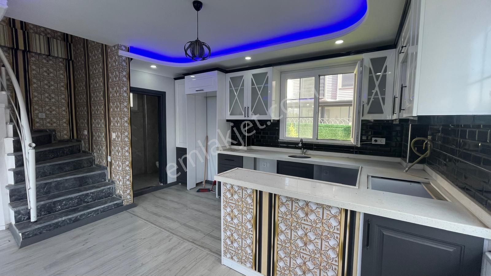 Yeniçiftlik Merkezi Konumda Kombi Petek Hazır 5+1 Müstakil Villa - Görsel 33