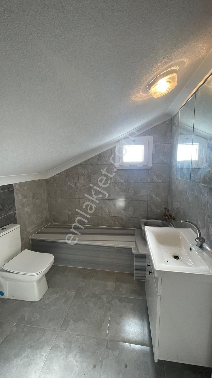 Yeniçiftlik Merkezi Konumda Kombi Petek Hazır 5+1 Müstakil Villa - Görsel 13