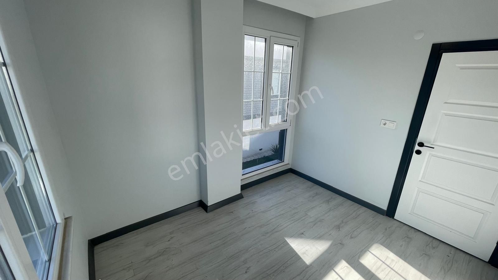 Yeniçiftlik Merkezi Konumda Kombi Petek Hazır 5+1 Müstakil Villa - Görsel 17