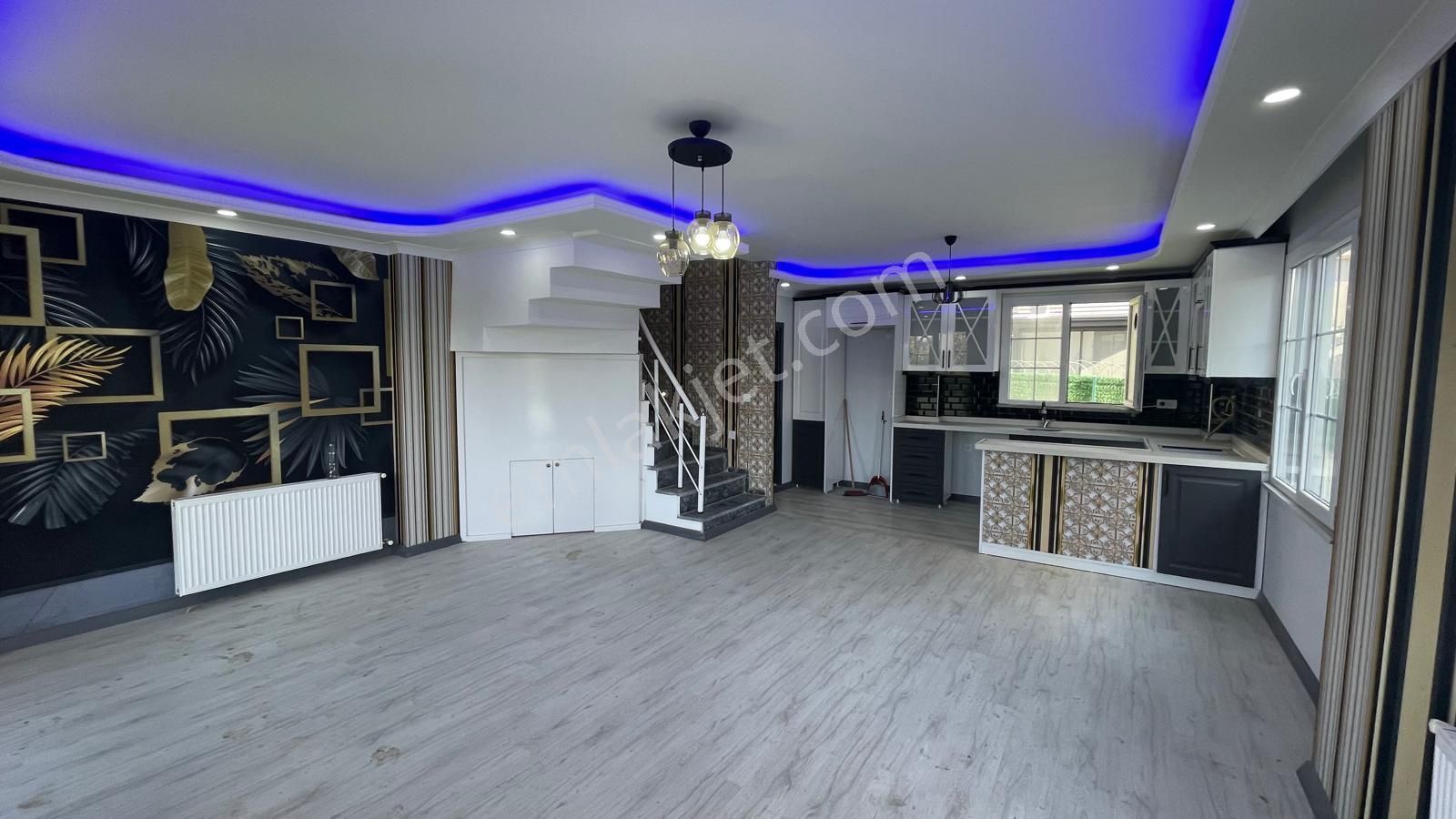 Yeniçiftlik Merkezi Konumda Kombi Petek Hazır 5+1 Müstakil Villa - Görsel 31