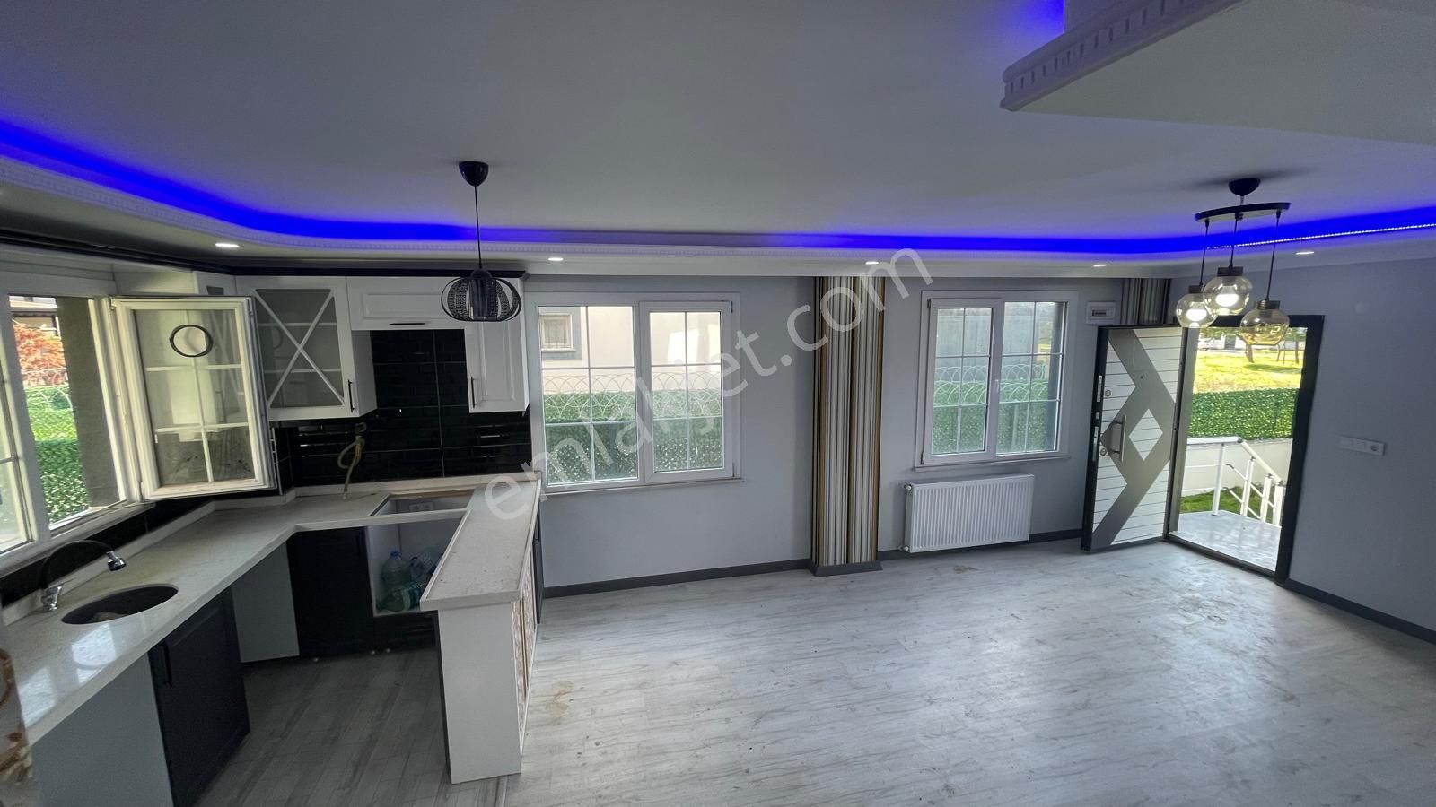 Yeniçiftlik Merkezi Konumda Kombi Petek Hazır 5+1 Müstakil Villa - Görsel 35