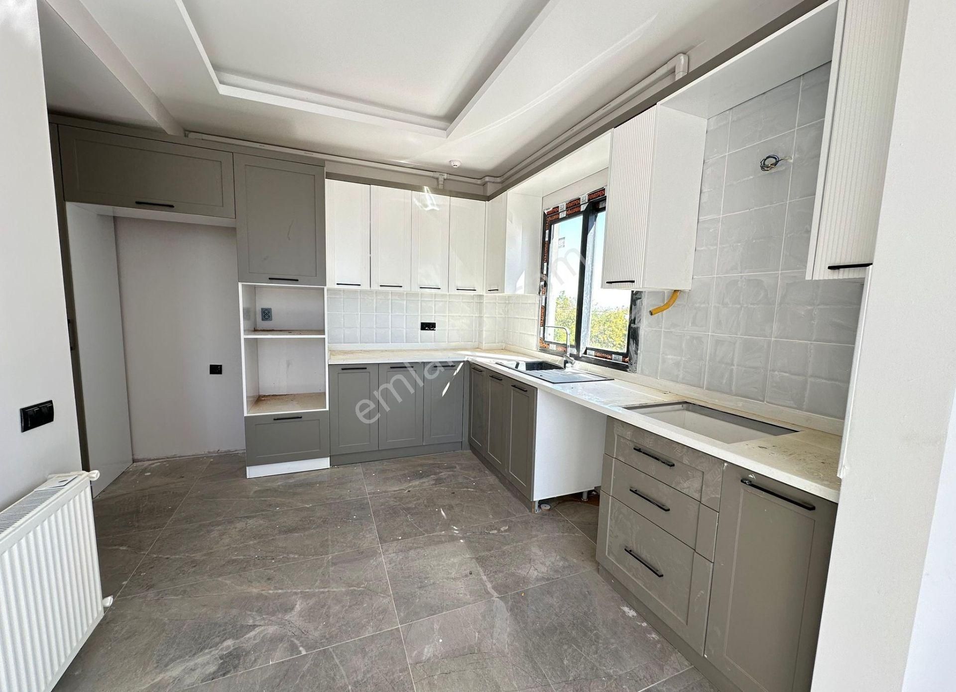 Karınca'dan Eski Mezitli'de İskanlı, Geniş Oturumlu Bu Fiyata Kaçmaz 3+1 Satılık!! - Görsel 2