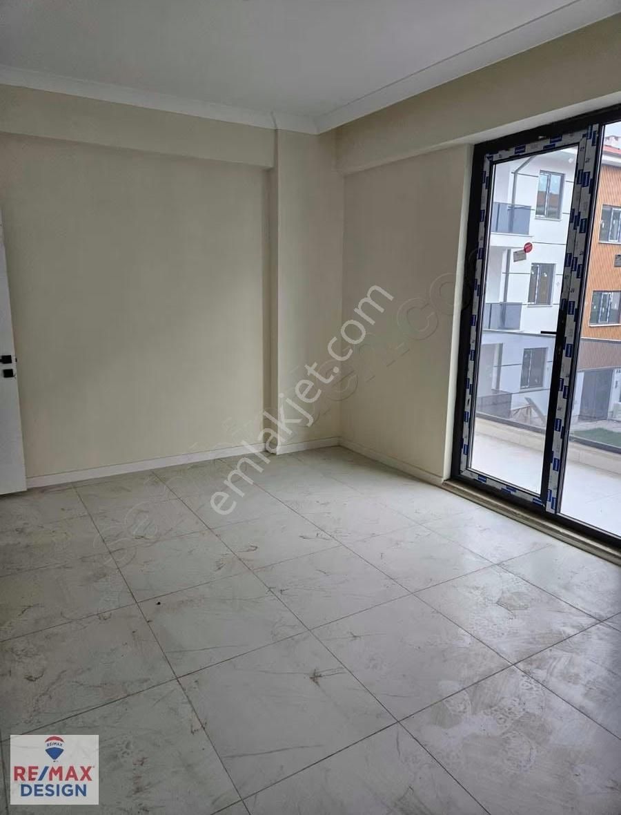 Remax Design Arifiyede Satılık 3+1 Daire - Görsel 12