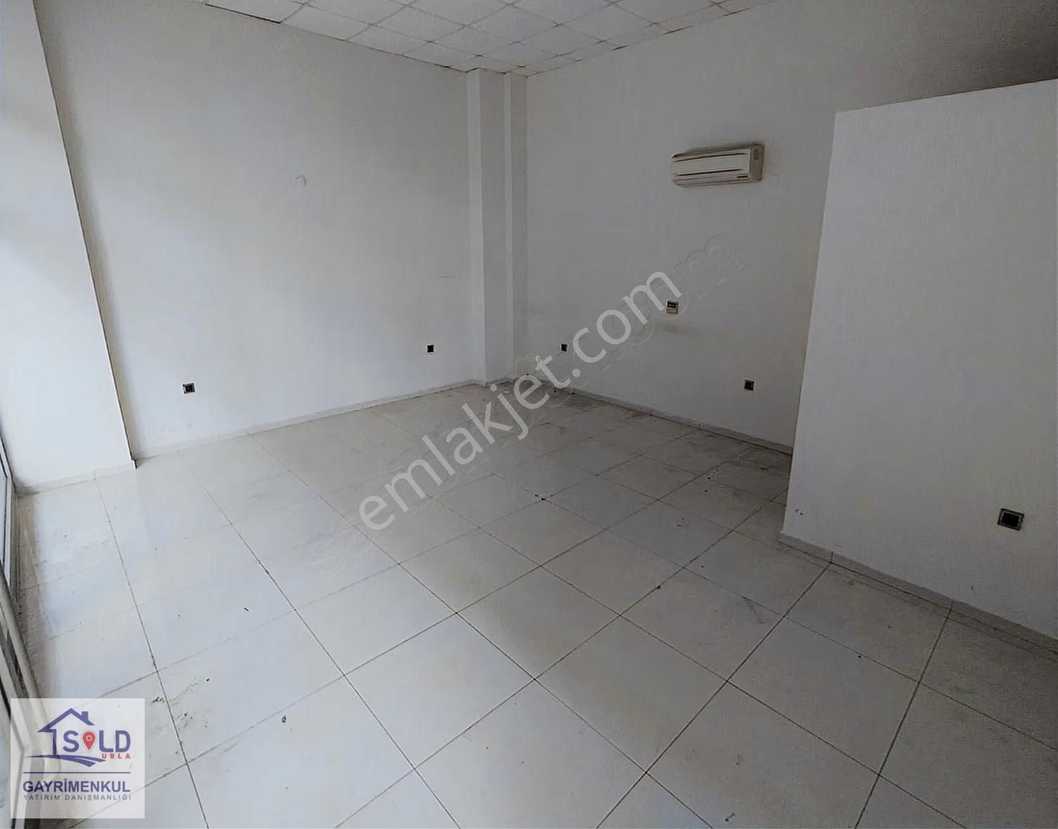 Lobi Parlas'ta Kiralık Dükkan-ofis Metro Yakını (faturalı) - Görsel 2