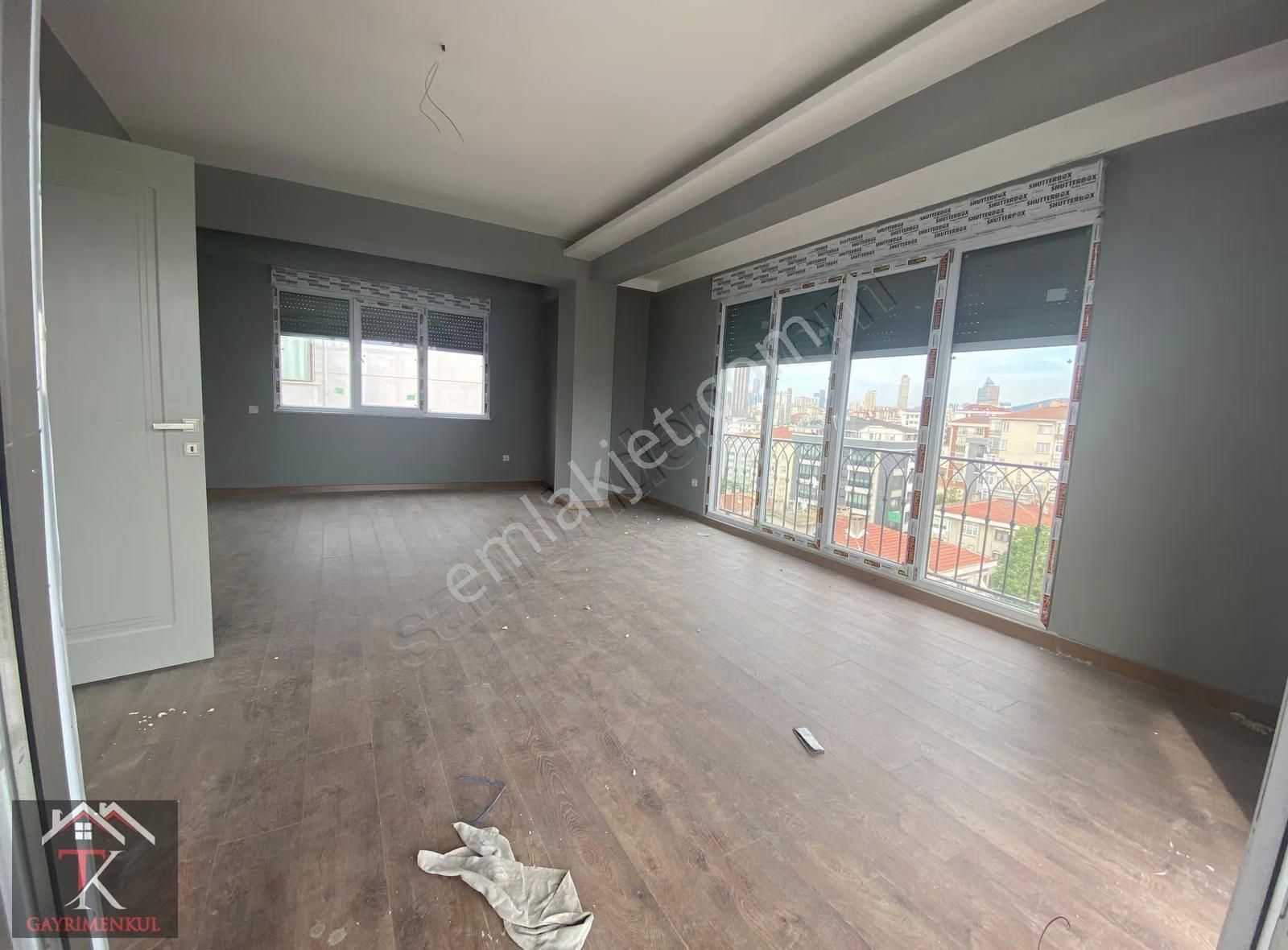 Tk'dan Caddeye Paralel 102 M2net Geniş Balkonlu 3+1 Daire - Görsel 5