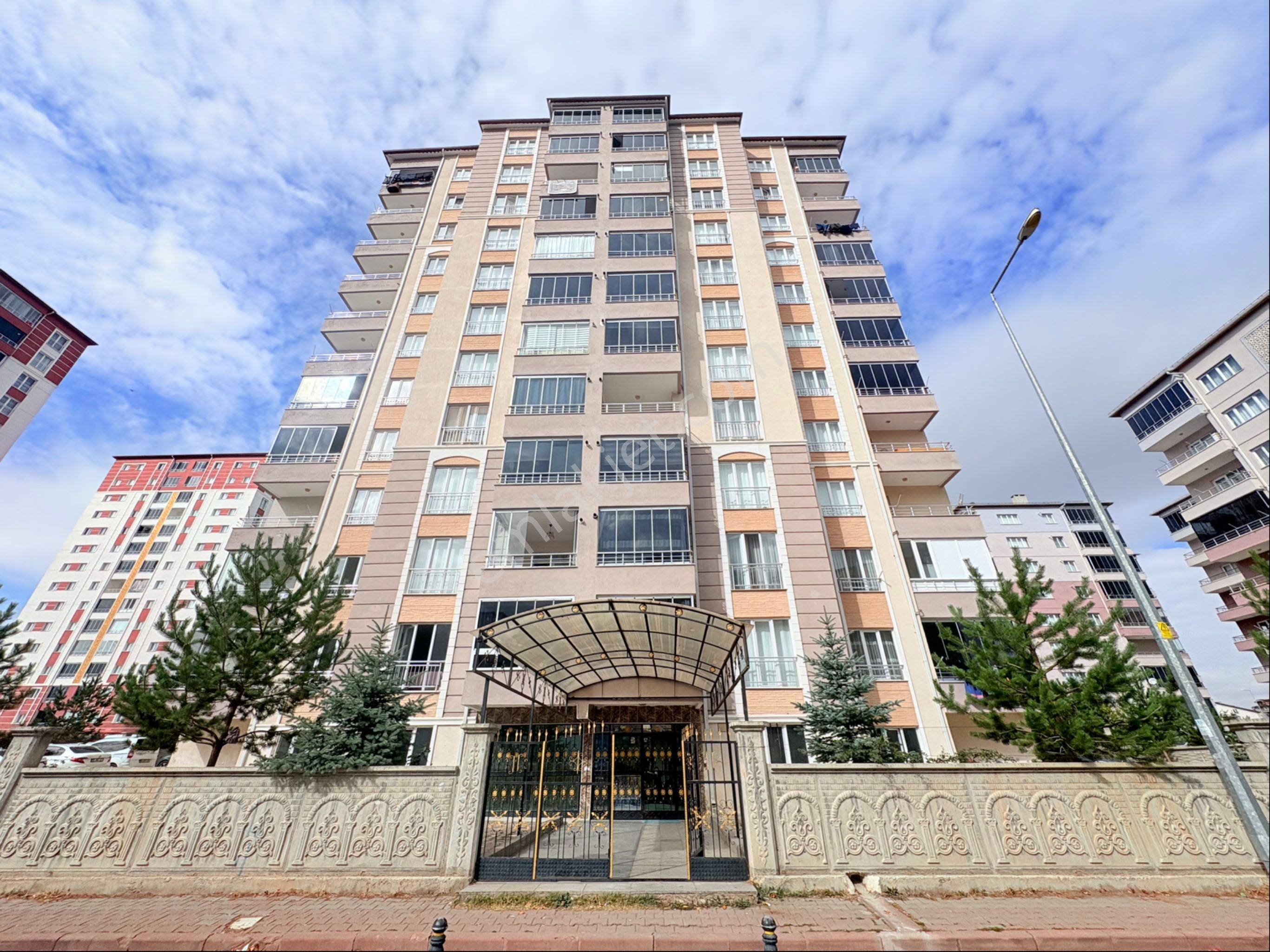 Kabze Emlaktan Alibaba Mahallesinde Satılık Lüks Daire..!!