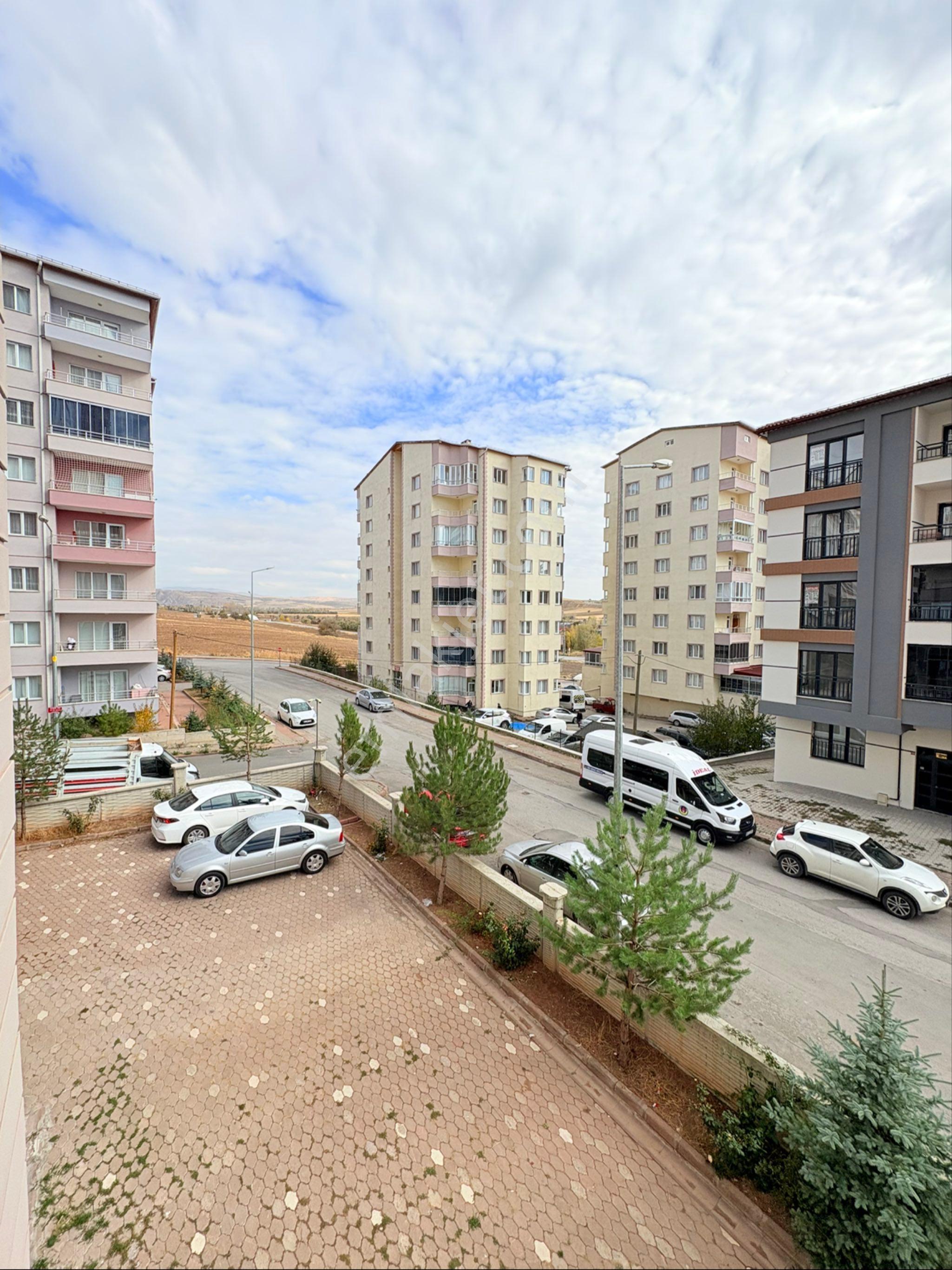 Kabze Emlaktan Alibaba Mahallesinde Satılık Lüks Daire..!! - Görsel 19