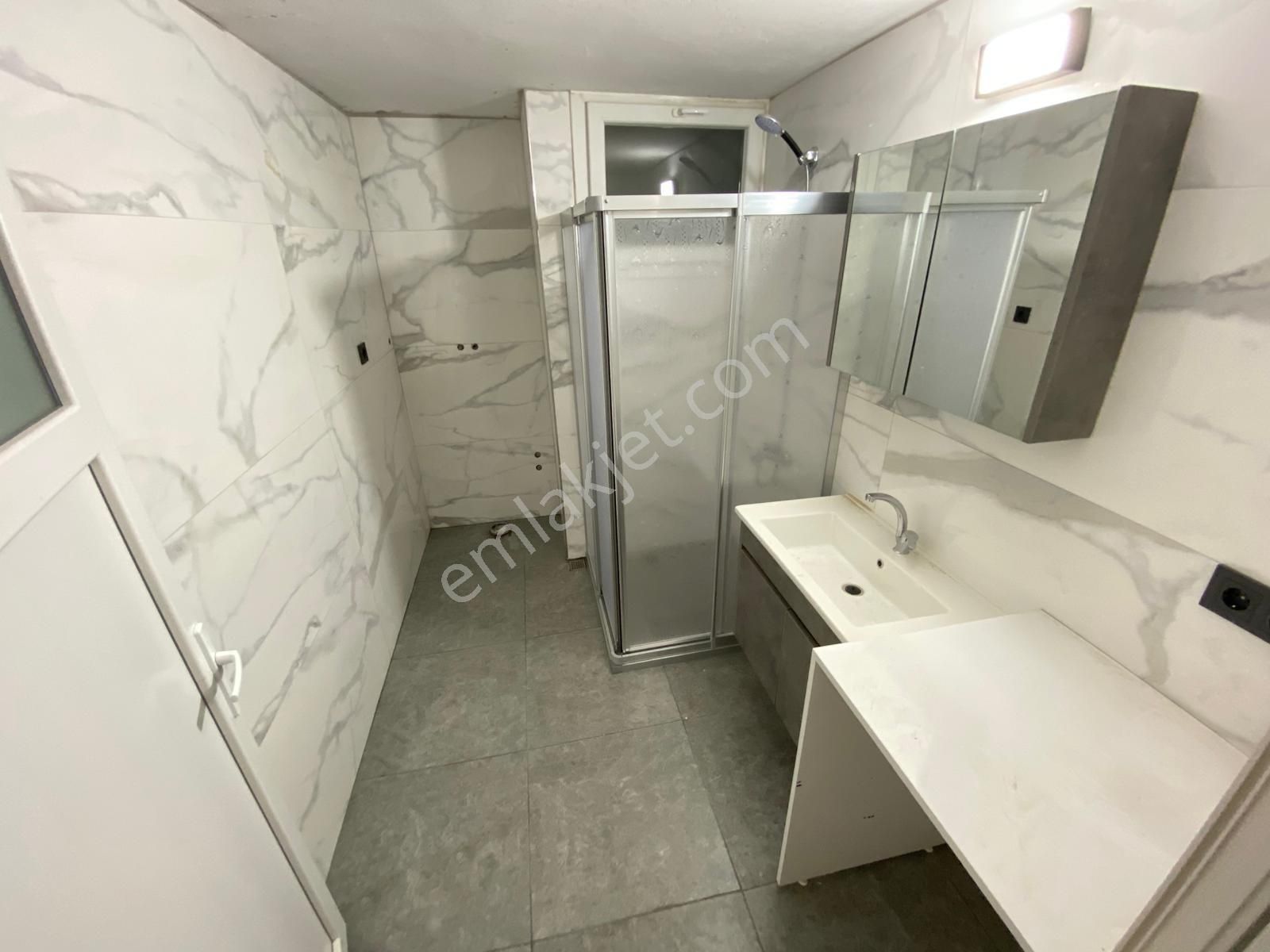 Konak Mehtap Mahallesinde 2+1 90m2 Ayrı Mutfak Arakat Kiralık Daire - Görsel 18