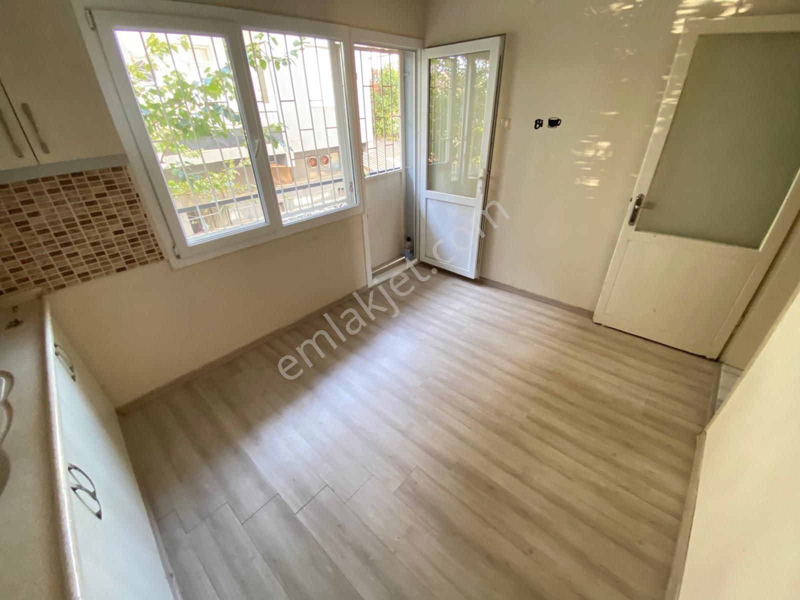 Konak Mehtap Mahallesinde 2+1 90m2 Ayrı Mutfak Arakat Kiralık Daire - Görsel 4