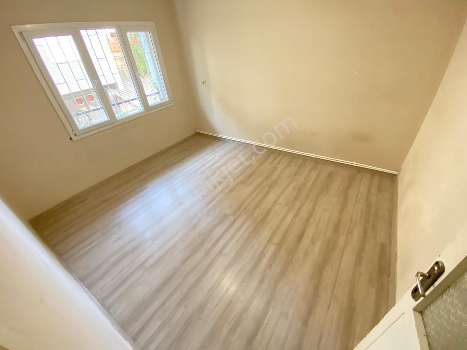 Konak Mehtap Mahallesinde 2+1 90m2 Ayrı Mutfak Arakat Kiralık Daire - Görsel 2