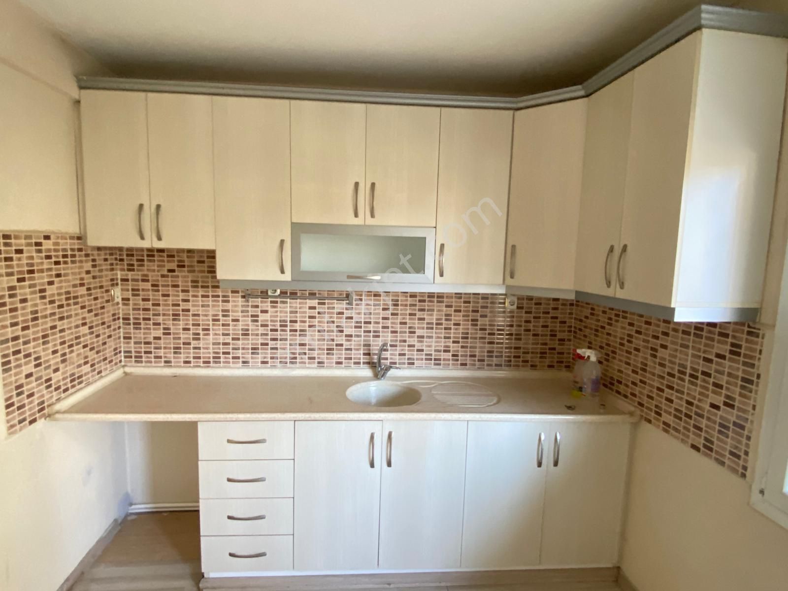 Konak Mehtap Mahallesinde 2+1 90m2 Ayrı Mutfak Arakat Kiralık Daire - Görsel 15