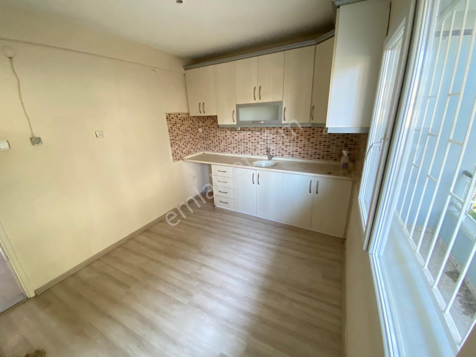 Konak Mehtap Mahallesinde 2+1 90m2 Ayrı Mutfak Arakat Kiralık Daire - Görsel 14