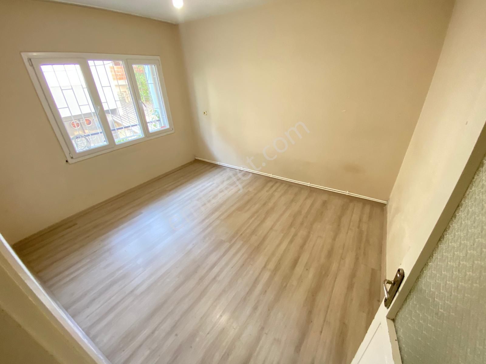 Konak Mehtap Mahallesinde 2+1 90m2 Ayrı Mutfak Arakat Kiralık Daire - Görsel 3