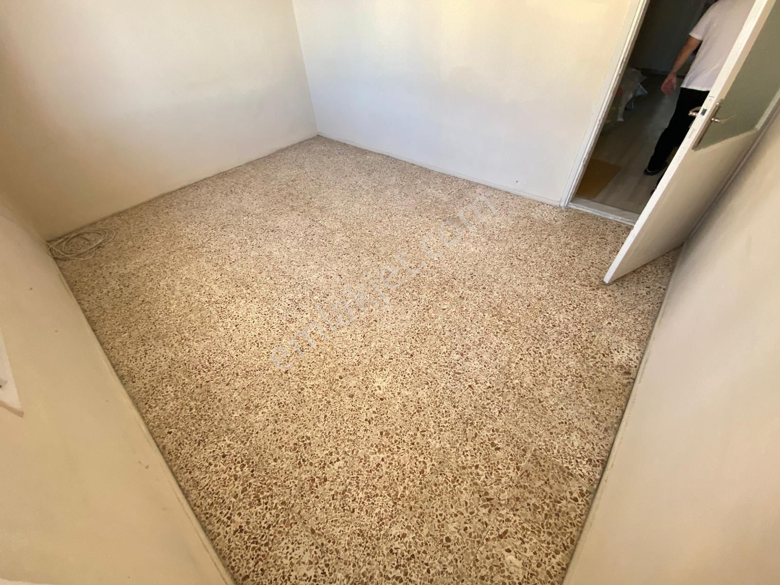 Konak Mehtap Mahallesinde 2+1 90m2 Ayrı Mutfak Arakat Kiralık Daire - Görsel 7