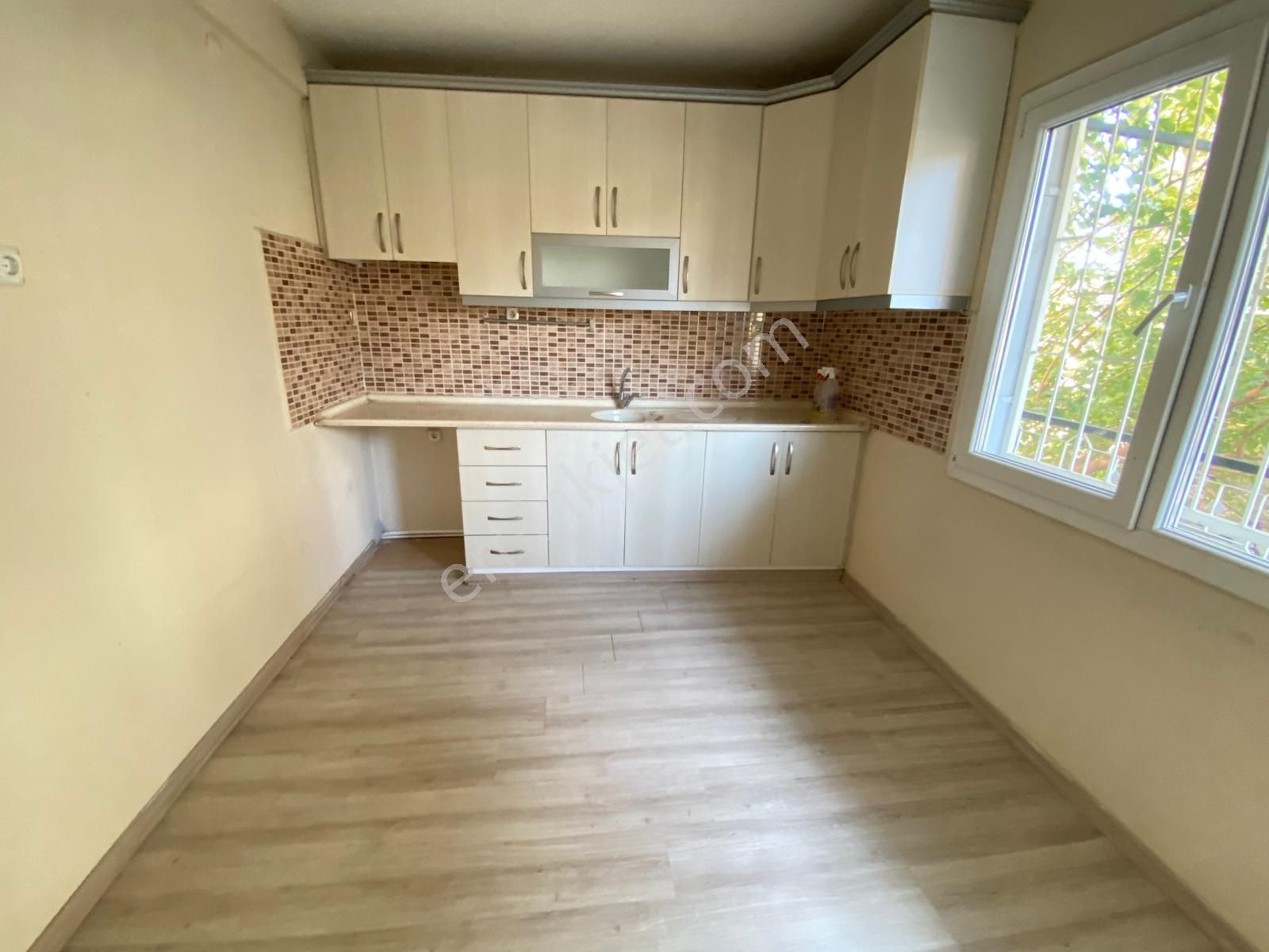 Konak Mehtap Mahallesinde 2+1 90m2 Ayrı Mutfak Arakat Kiralık Daire - Görsel 13