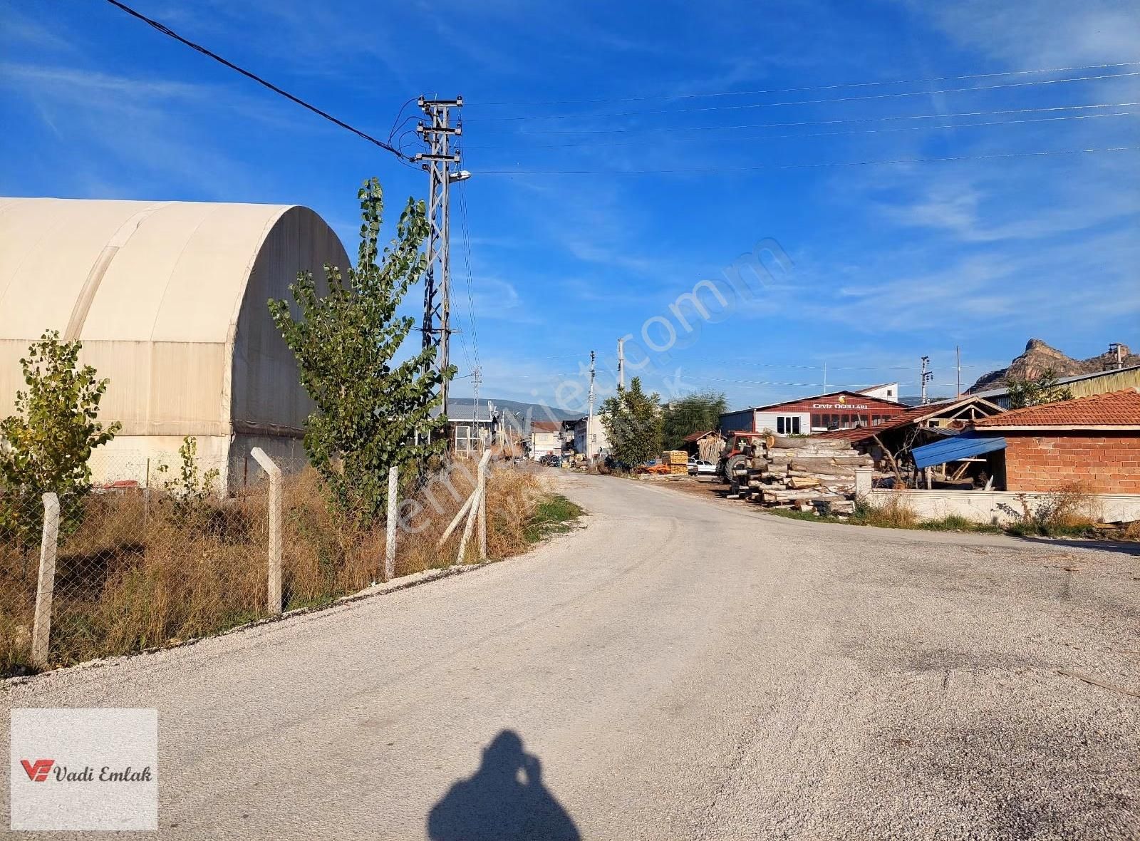 Vadi Emlak'tan Sanayi Halı Sahanın Yanında Satılık Ticari Arsa - Görsel 17