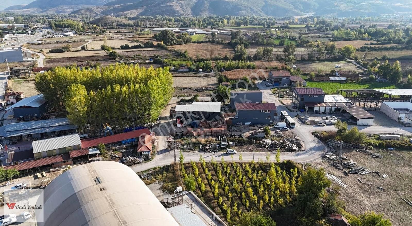 Vadi Emlak'tan Sanayi Halı Sahanın Yanında Satılık Ticari Arsa - Görsel 12