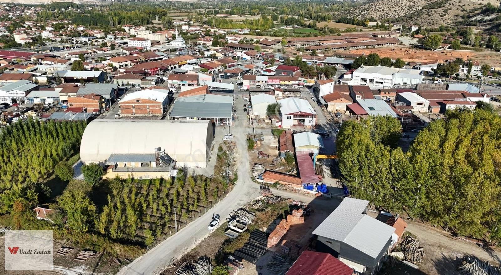 Vadi Emlak'tan Sanayi Halı Sahanın Yanında Satılık Ticari Arsa - Görsel 8