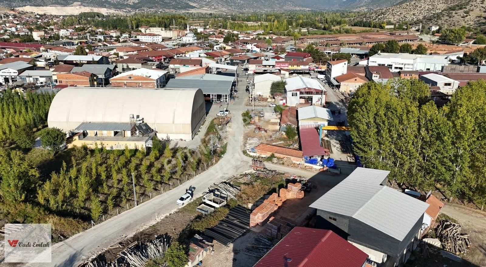 Vadi Emlak'tan Sanayi Halı Sahanın Yanında Satılık Ticari Arsa - Görsel 13