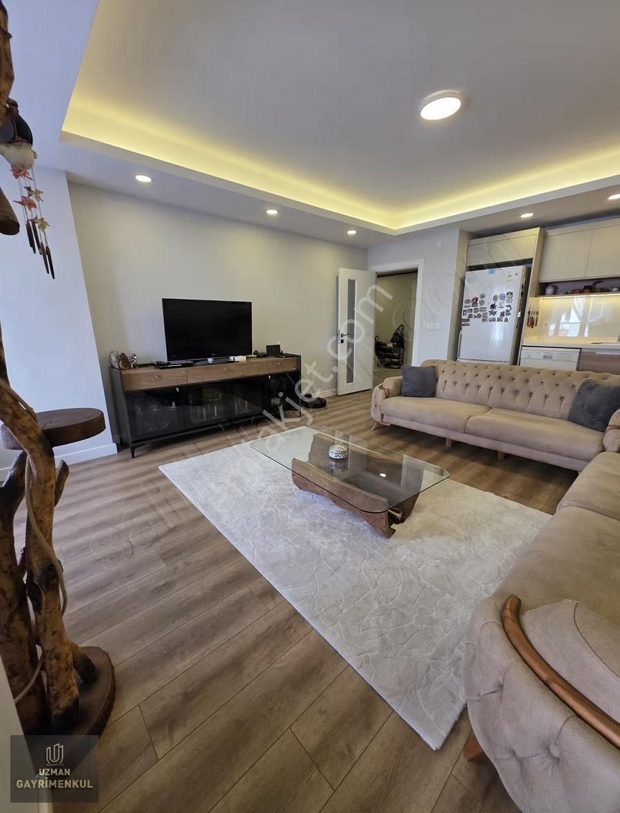 Avcılar Çidem Cd. İki Yıllık Bina Ön Cephe2+1 Satılılık Daire - Görsel 13