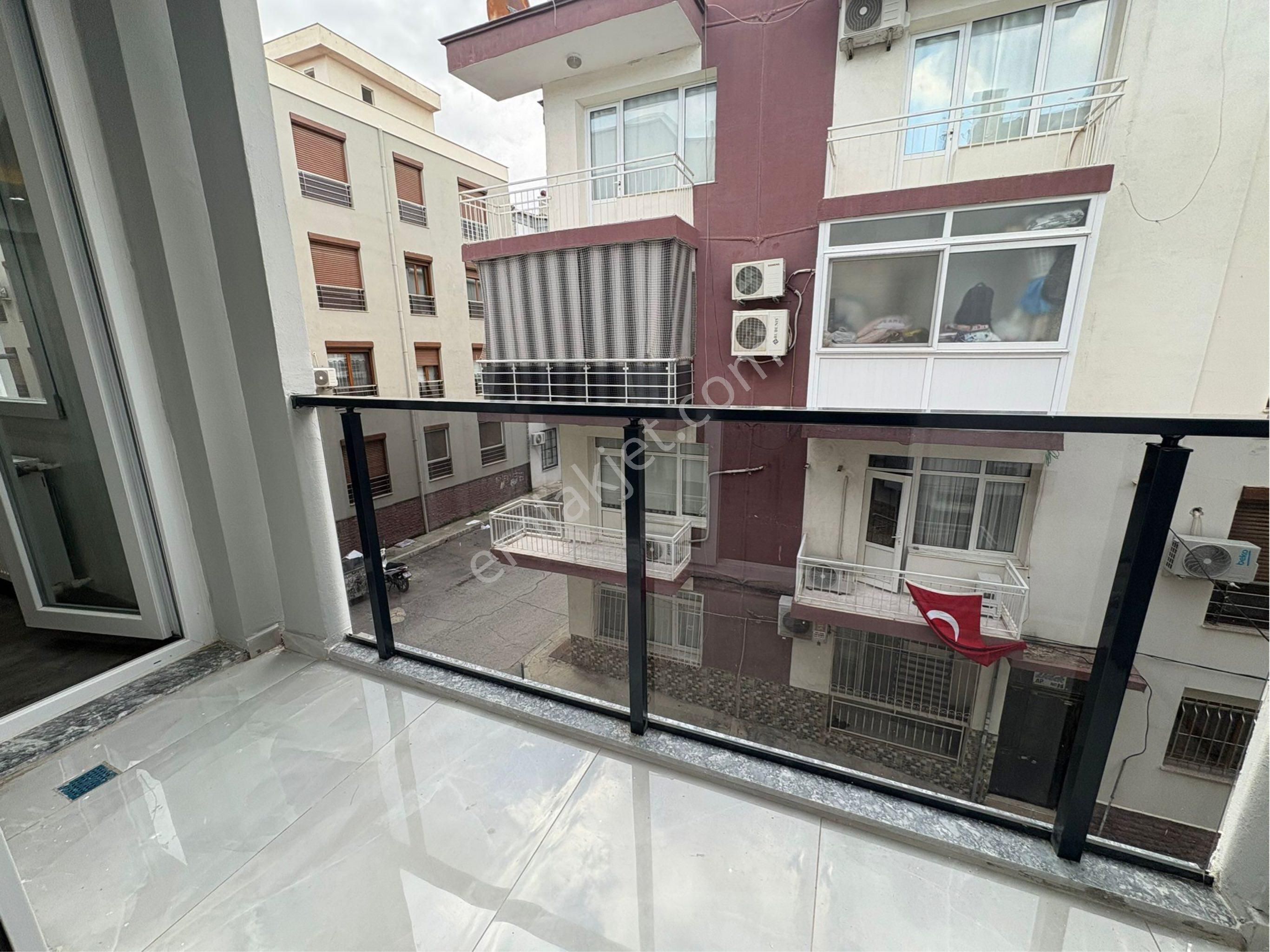 Turyaptan Balçova Merkezde Tamamen Yenilenmiş 3+1 Lüks Daire - Görsel 31