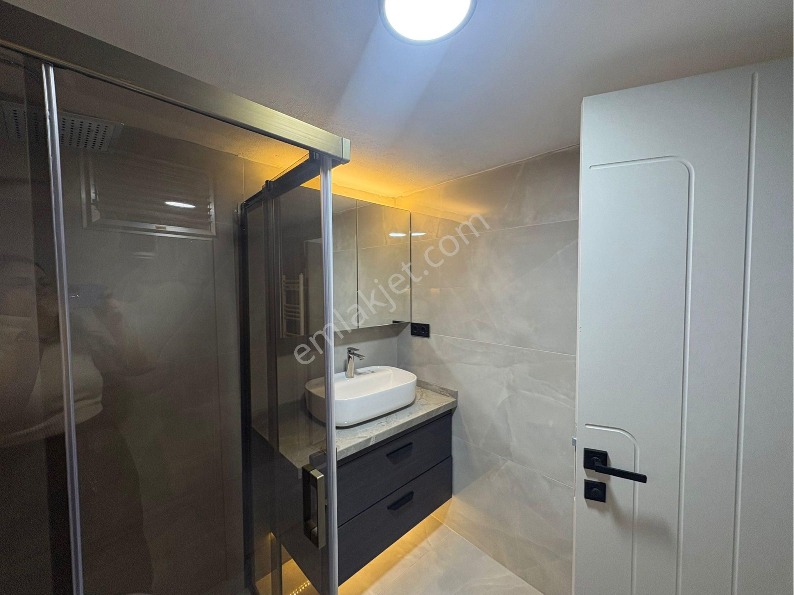 Turyaptan Balçova Merkezde Tamamen Yenilenmiş 3+1 Lüks Daire - Görsel 29