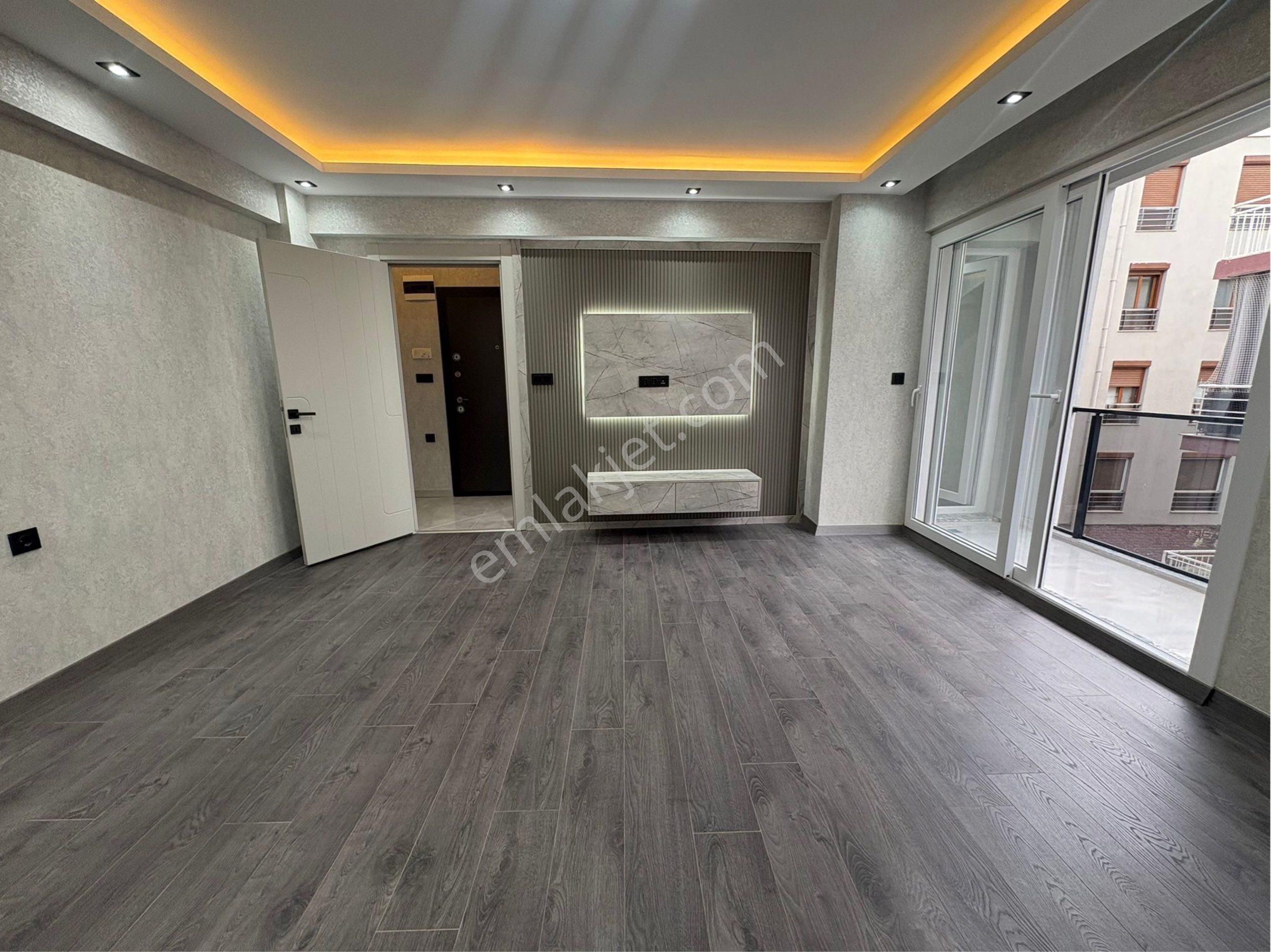 Turyaptan Balçova Merkezde Tamamen Yenilenmiş 3+1 Lüks Daire - Görsel 5