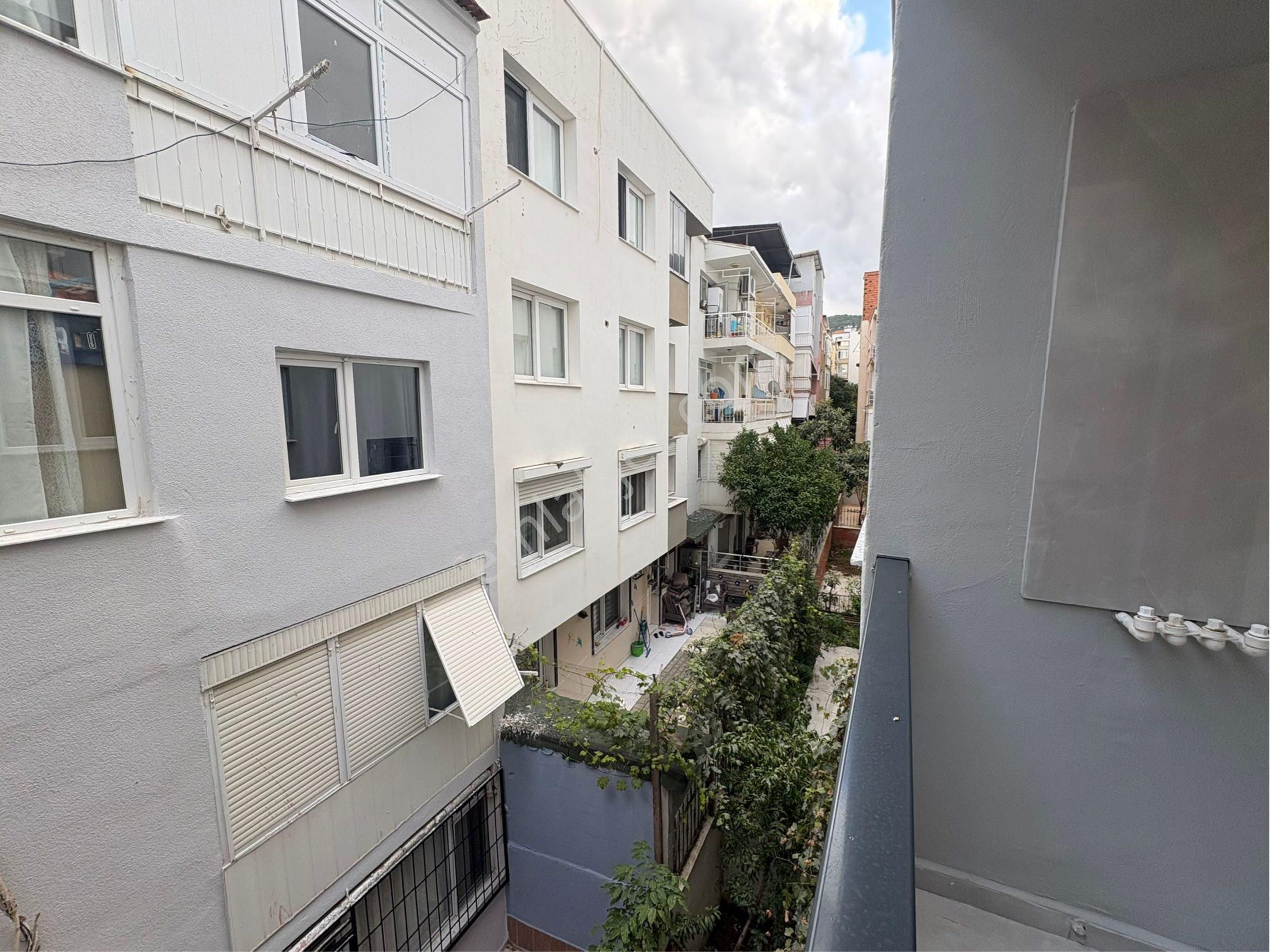 Turyaptan Balçova Merkezde Tamamen Yenilenmiş 3+1 Lüks Daire - Görsel 19