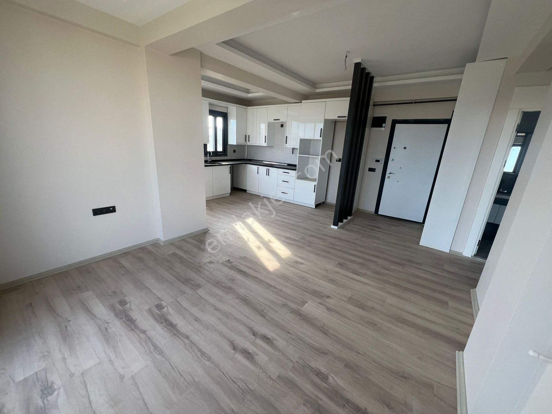 Karınca'dan Eski Mezitli'de Harika Konumda Amerikan Mutf. Satılık 2+1!! - Görsel 2