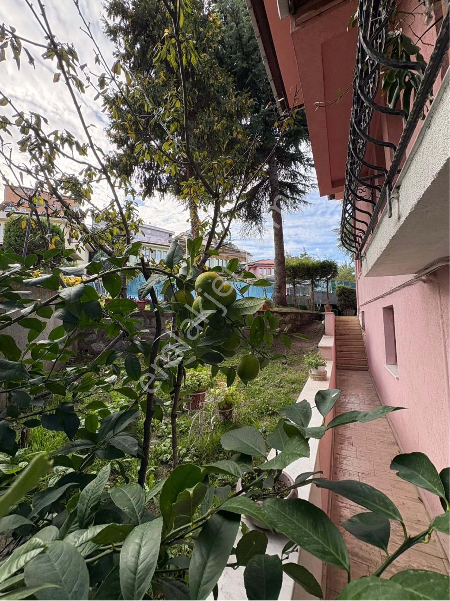 Yakuplu Konaklarında Harika Konumlu Bakımlı Villa - Görsel 8