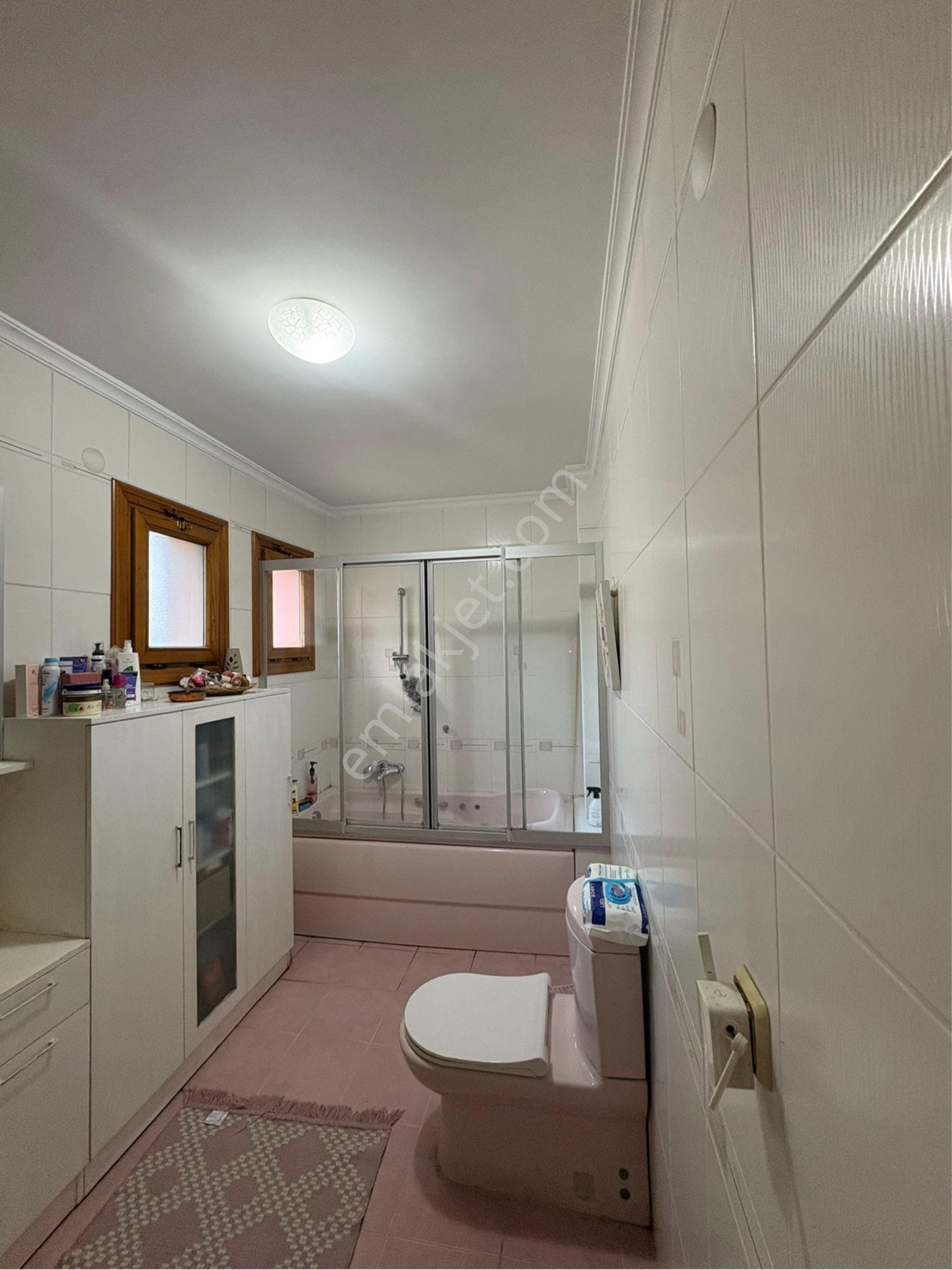 Yakuplu Konaklarında Harika Konumlu Bakımlı Villa - Görsel 23