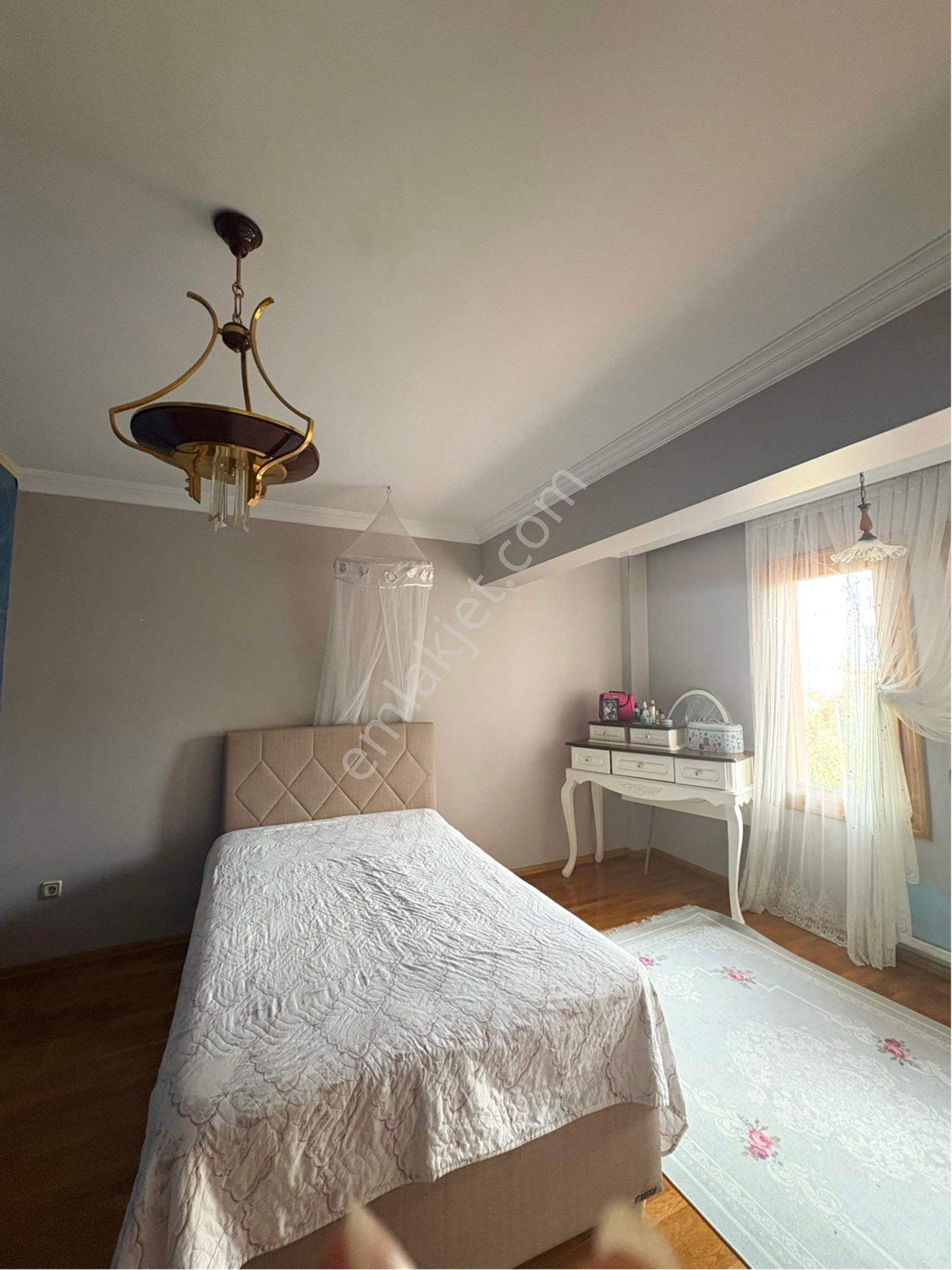 Yakuplu Konaklarında Harika Konumlu Bakımlı Villa - Görsel 19